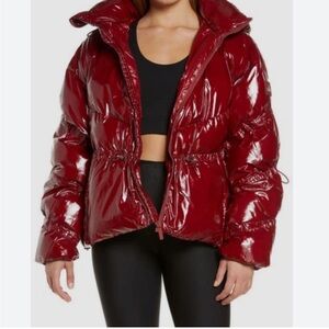Alo Stunner Puffer Coat Cranberry (Burgundy) Patent MEDIUM